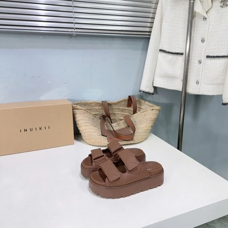 Practical Inuikii Sandals 12277