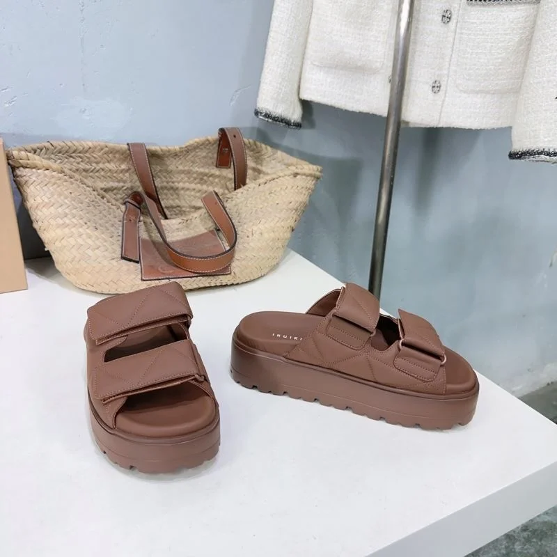 Practical Inuikii Sandals 12277