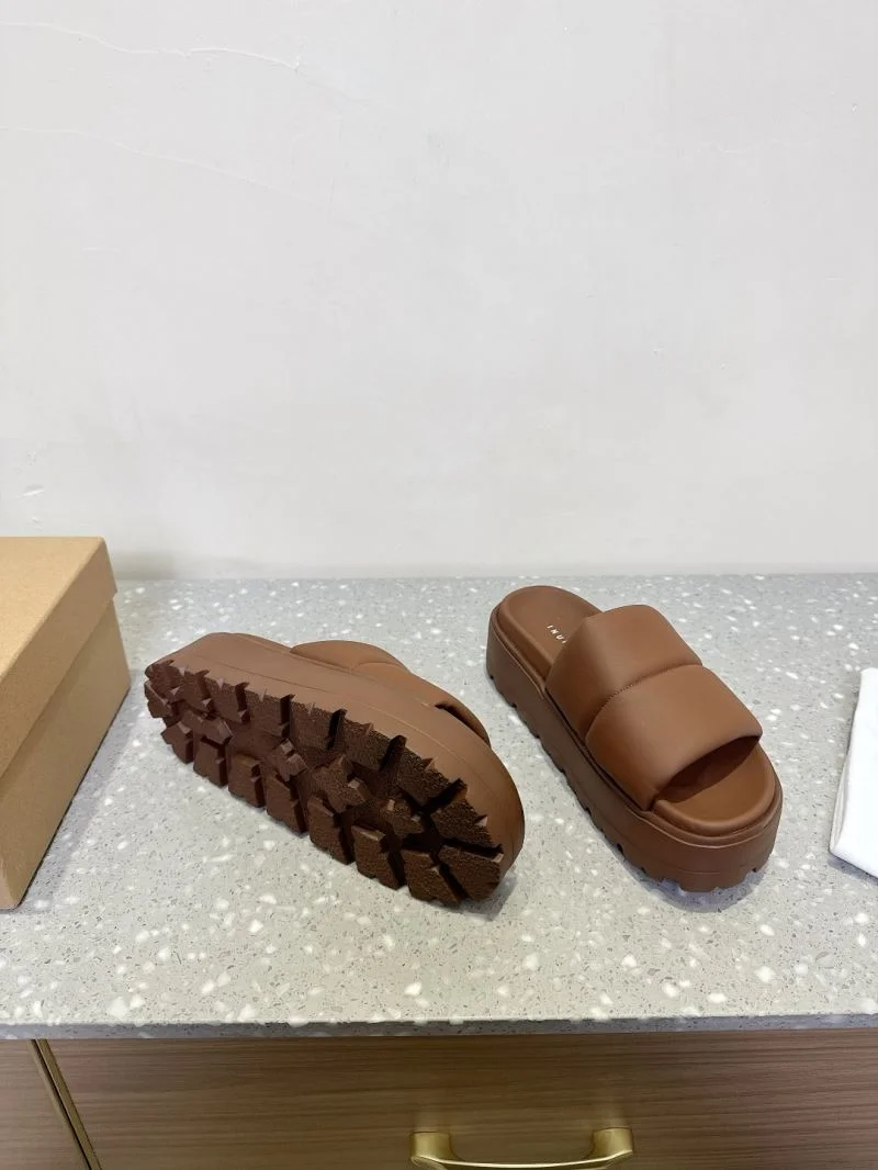 Functional Inuikii Sandals 9954