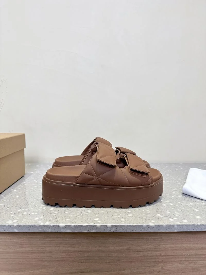 Inuikii Sandals Refined 9929