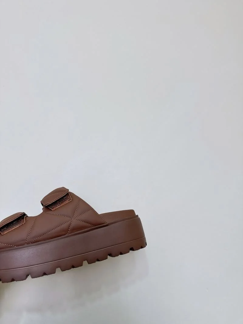 Inuikii Sandals Refined 9929