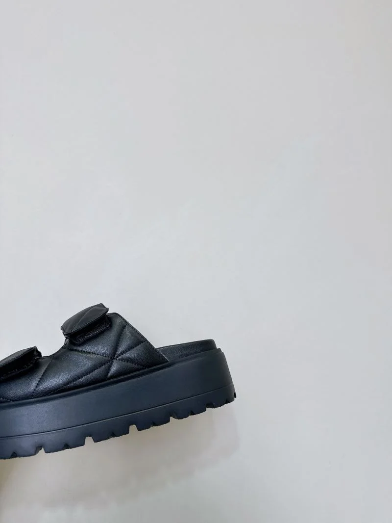 Sleek Inuikii Sandals 9950