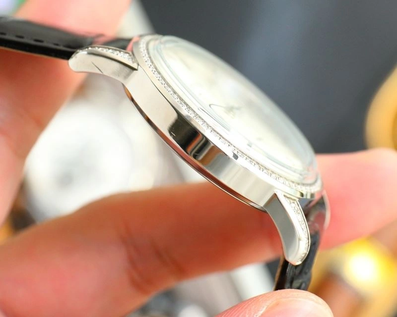 Minimalist JAEGER-LECOULTRE Watches 186327