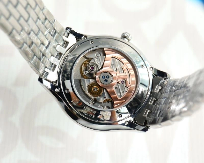 Minimalist JAEGER-LECOULTRE Watches 186196
