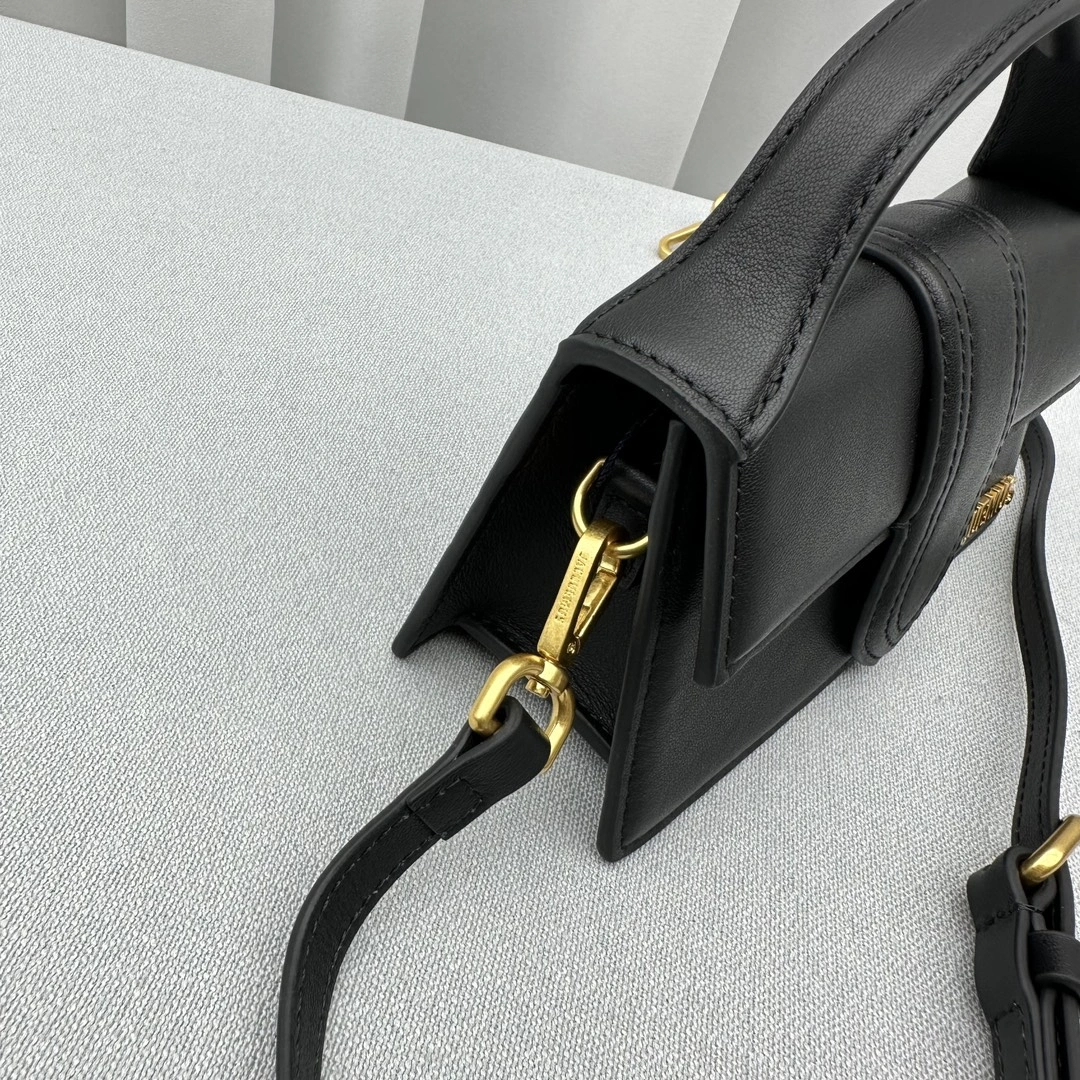 OdorResistant Jacquemus Satchel Bags 69635