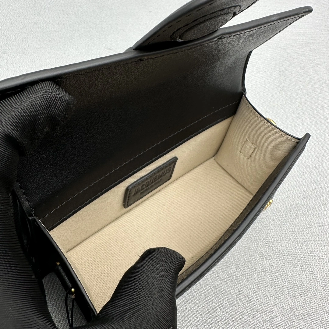 OdorResistant Jacquemus Satchel Bags 69635