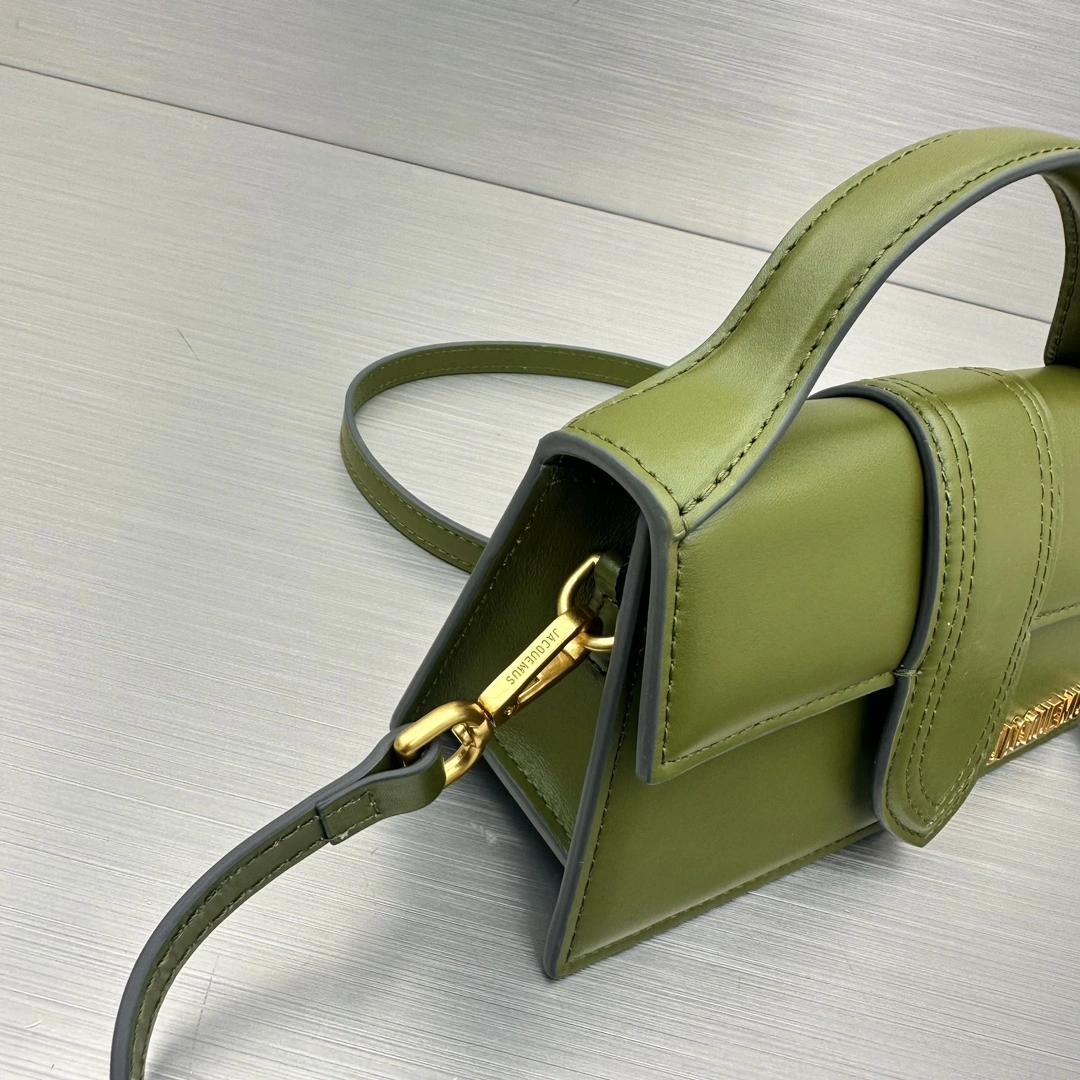 SportInspired Jacquemus Satchel Bags 69594