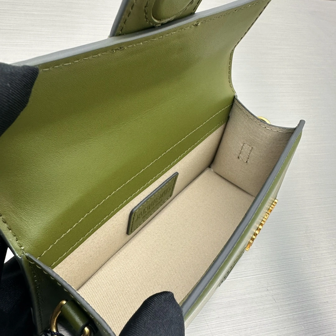 SportInspired Jacquemus Satchel Bags 69594