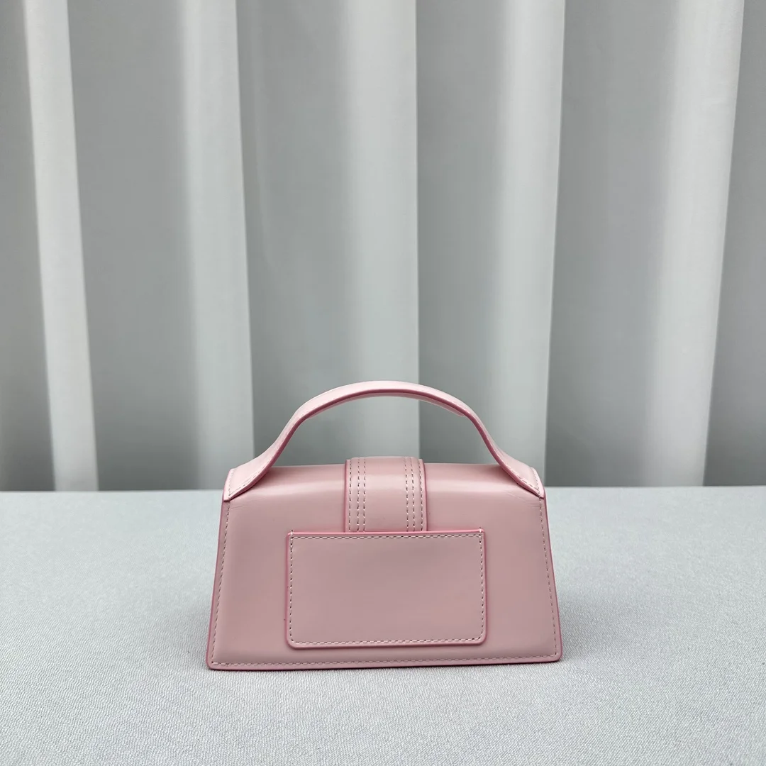 Sporty Jacquemus Satchel Bags 37693