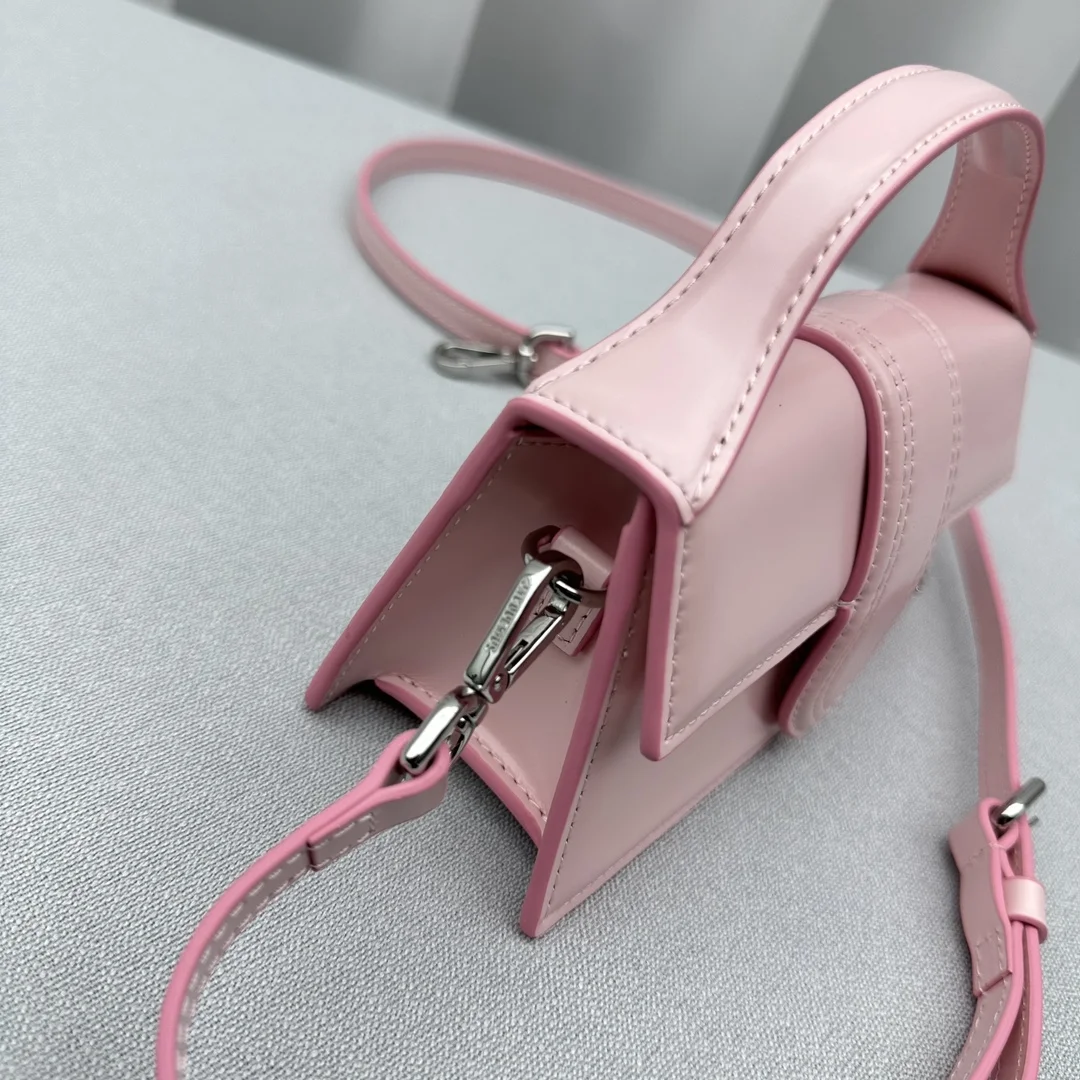 Sporty Jacquemus Satchel Bags 37693