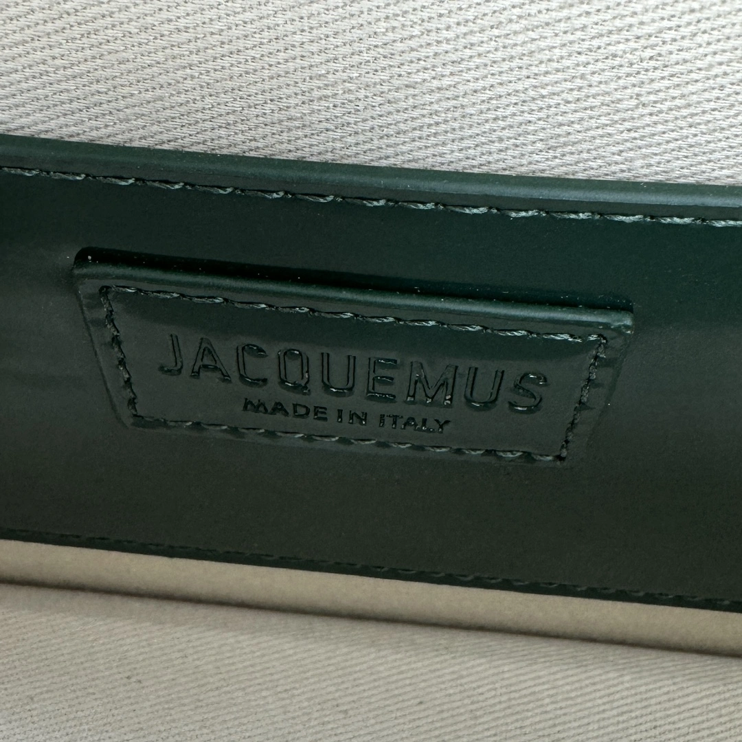 ZipUp Jacquemus Satchel Bags 69570
