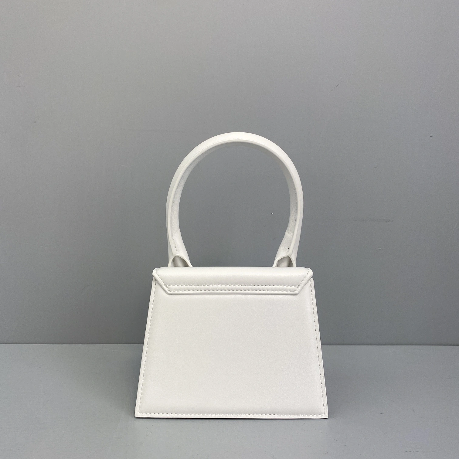 Casual Jacquemus Top Handle Bags 69562
