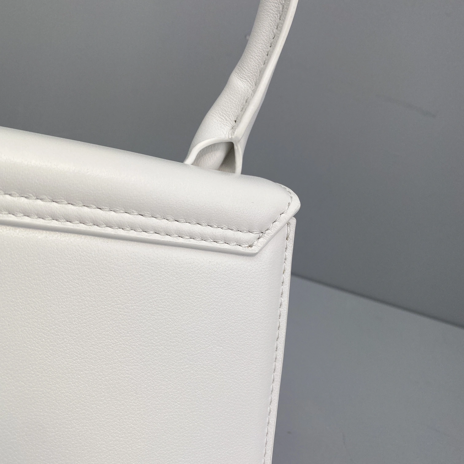 Casual Jacquemus Top Handle Bags 69562