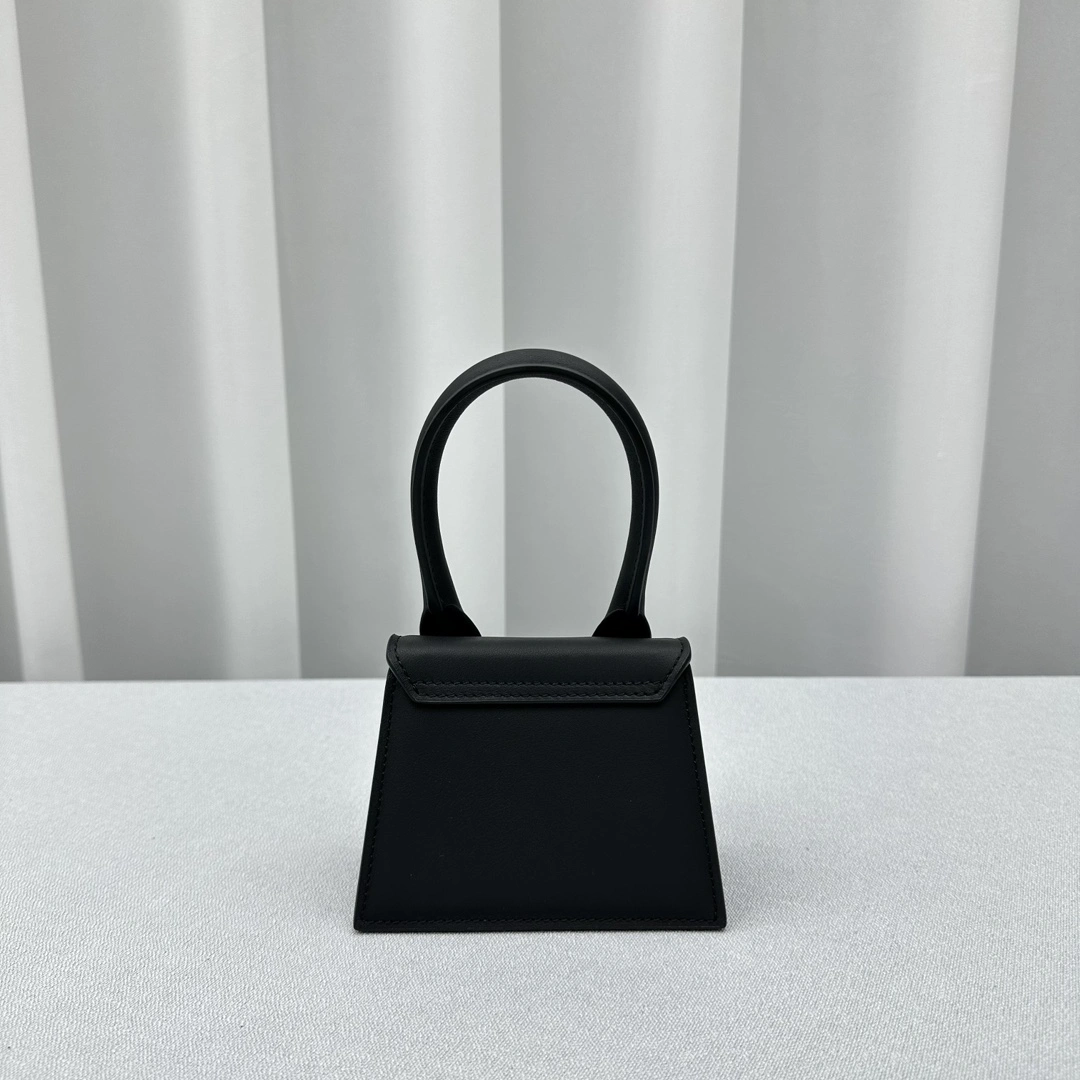 Trendy Jacquemus Top Handle Bags 69557