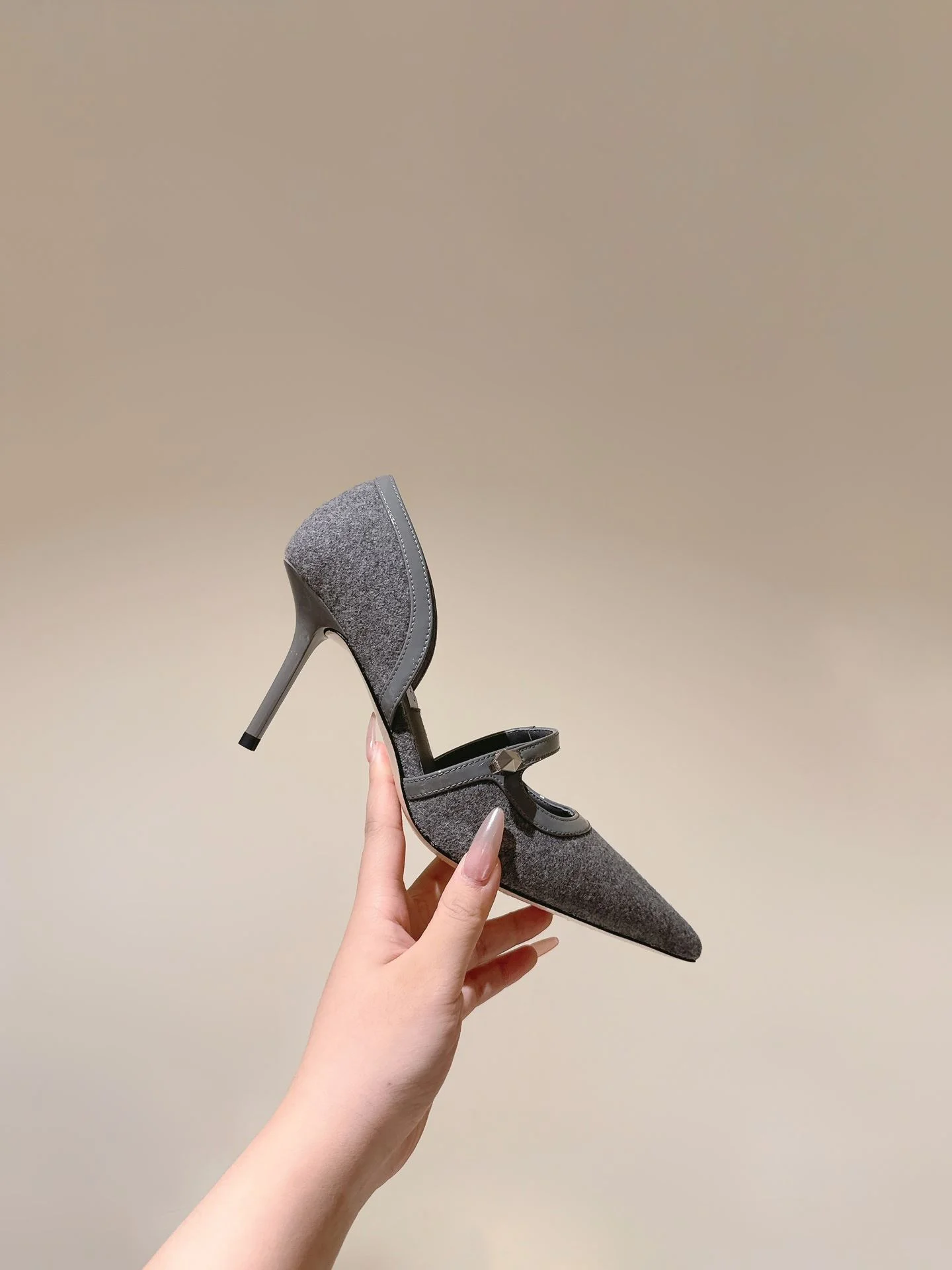 Modern Jimmy Choo Sandals 7935