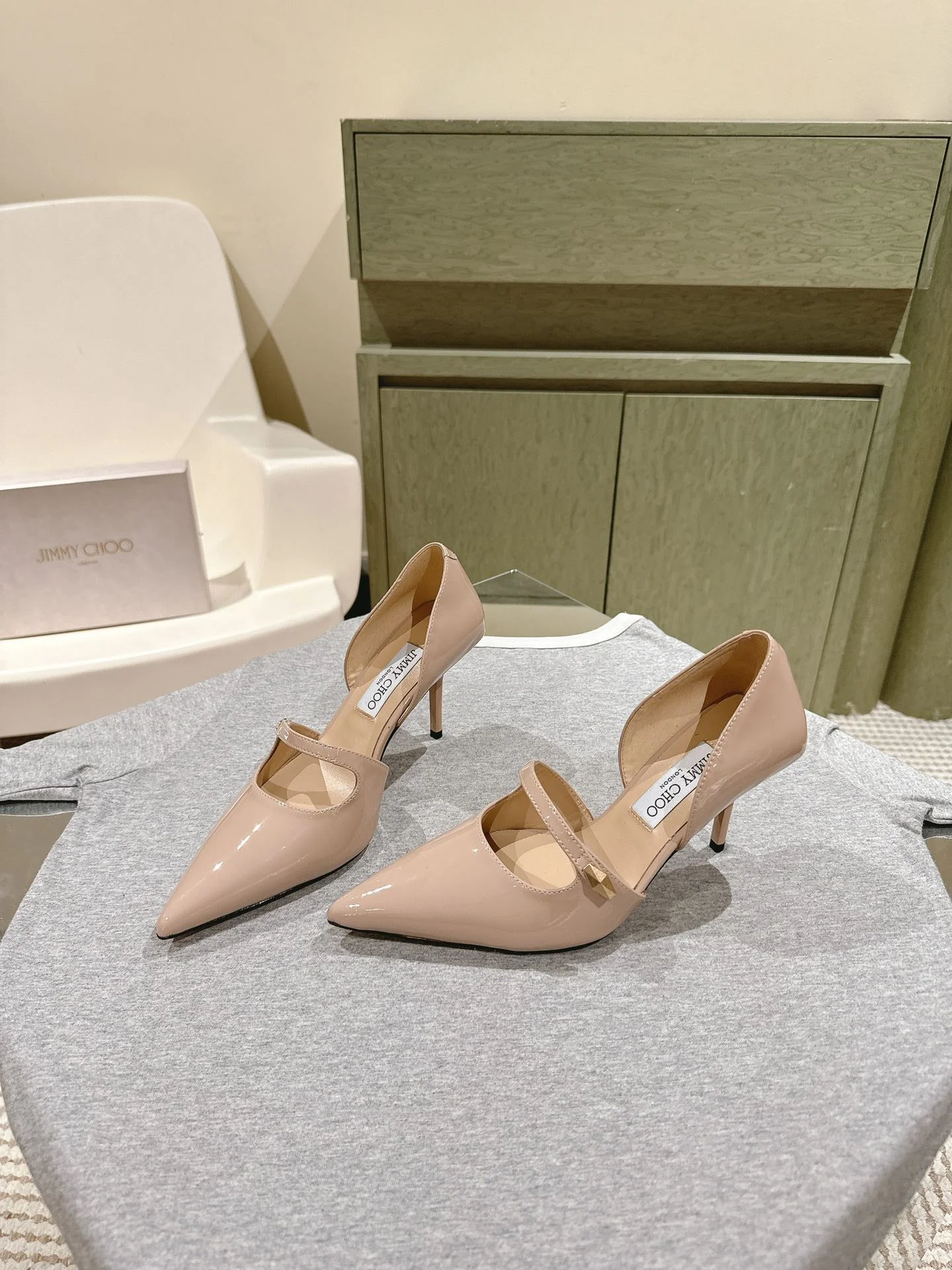 Flexible Jimmy Choo Sandals 7940
