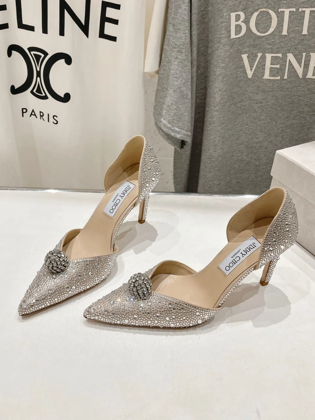 Trendsetting Jimmy Choo Sandals 7988