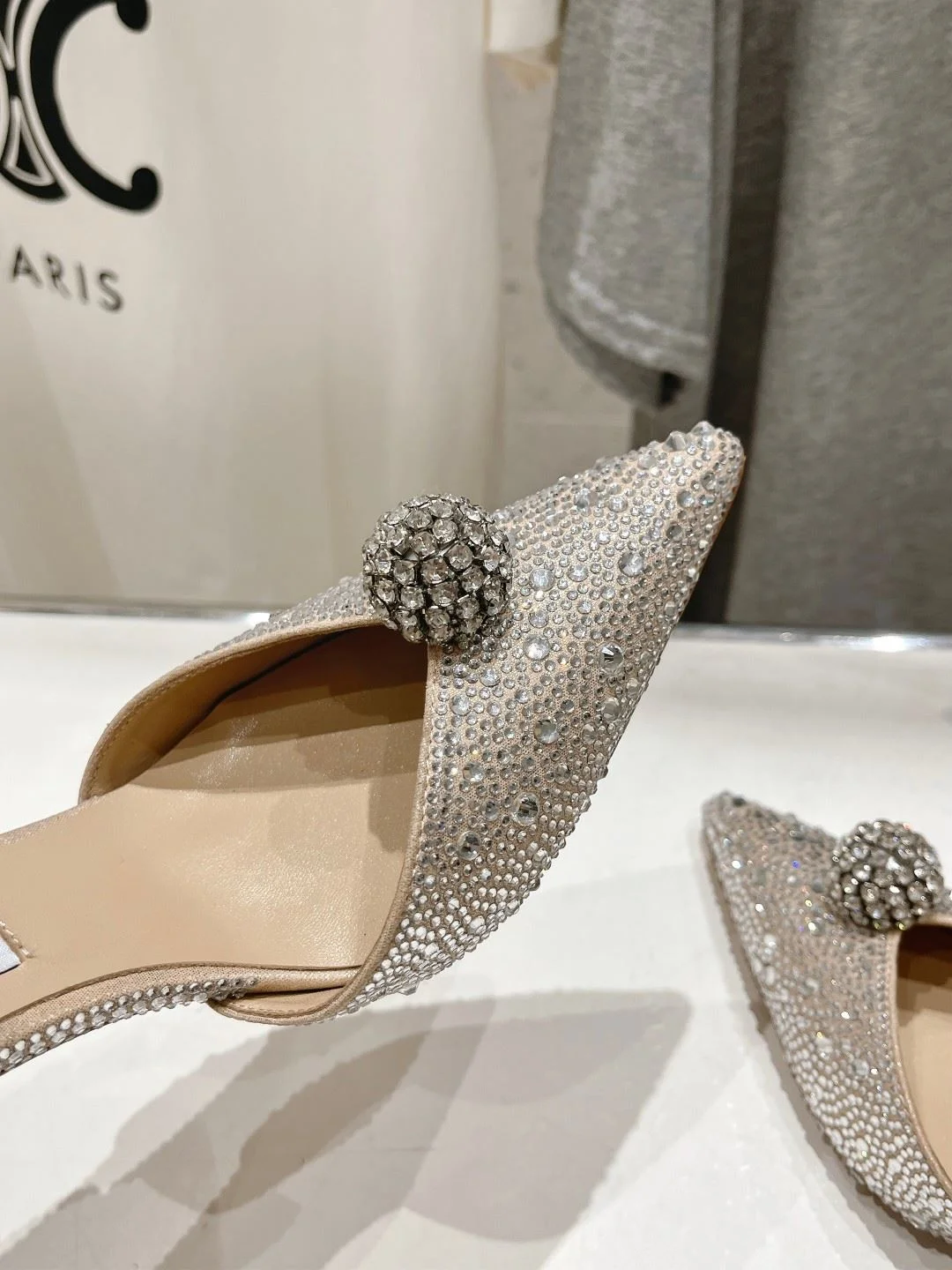 Trendsetting Jimmy Choo Sandals 7988