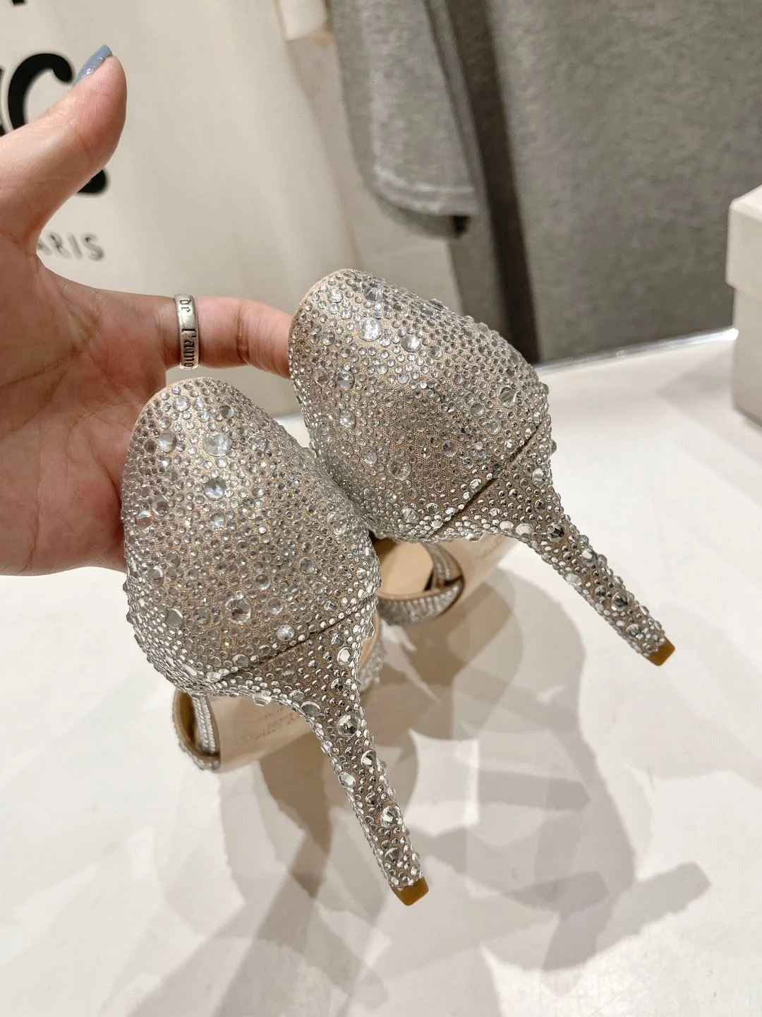 Trendsetting Jimmy Choo Sandals 7988
