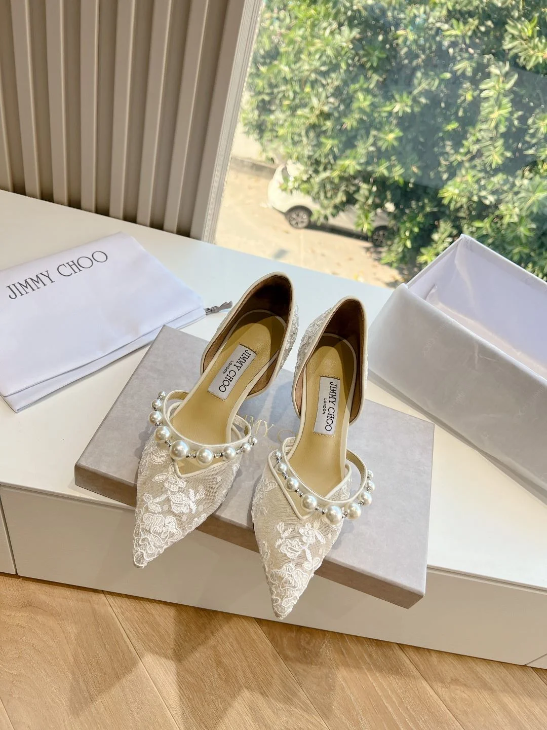 Chic Jimmy Choo Sandals 7925