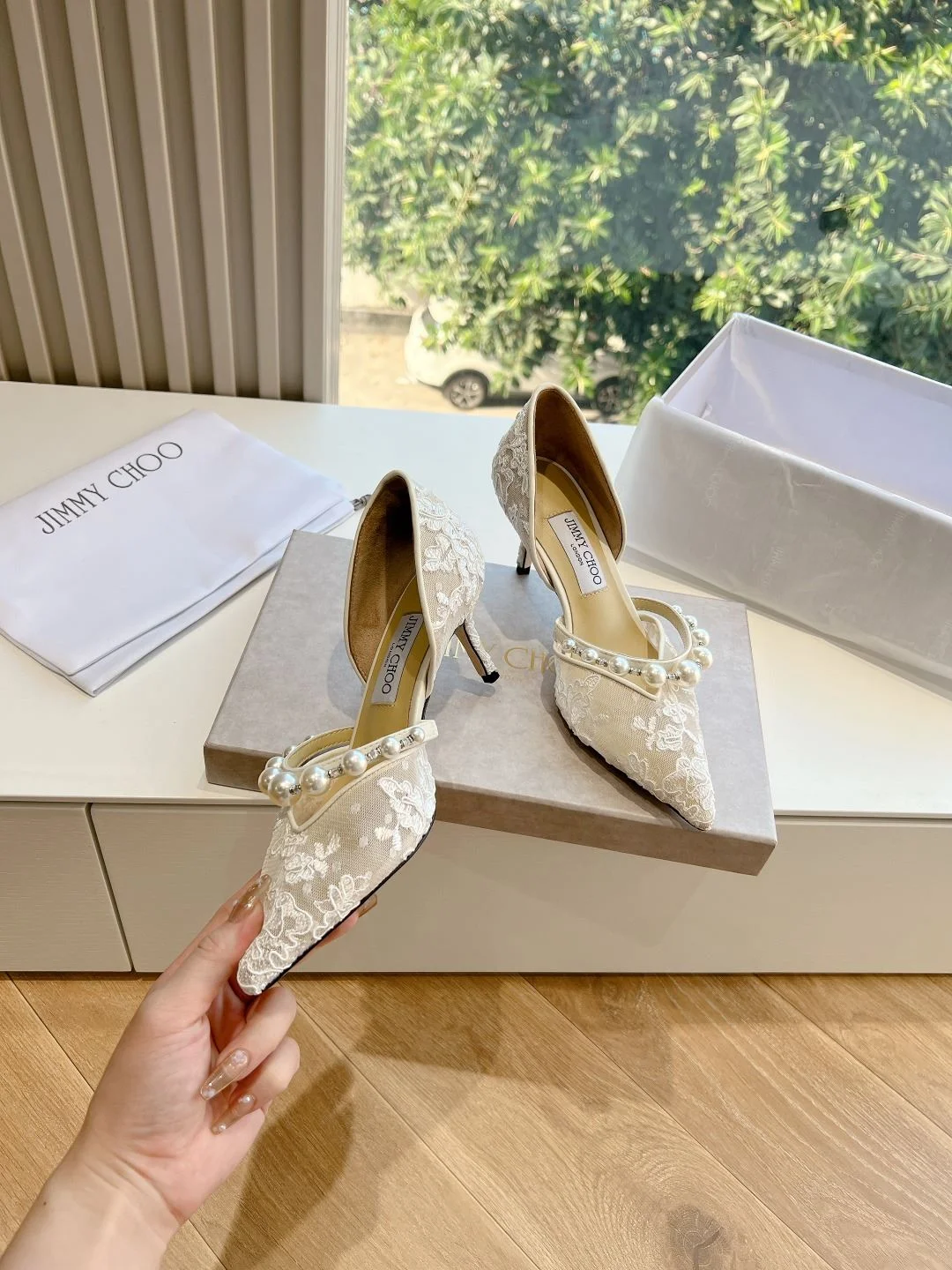 Chic Jimmy Choo Sandals 7925