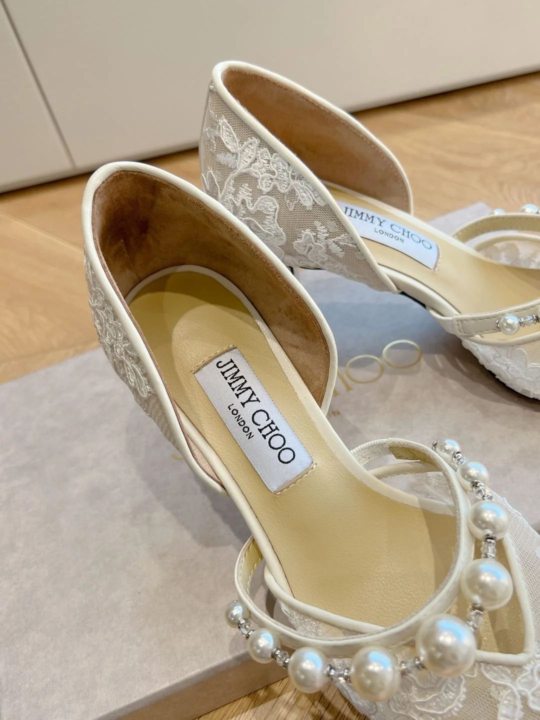 Chic Jimmy Choo Sandals 7925