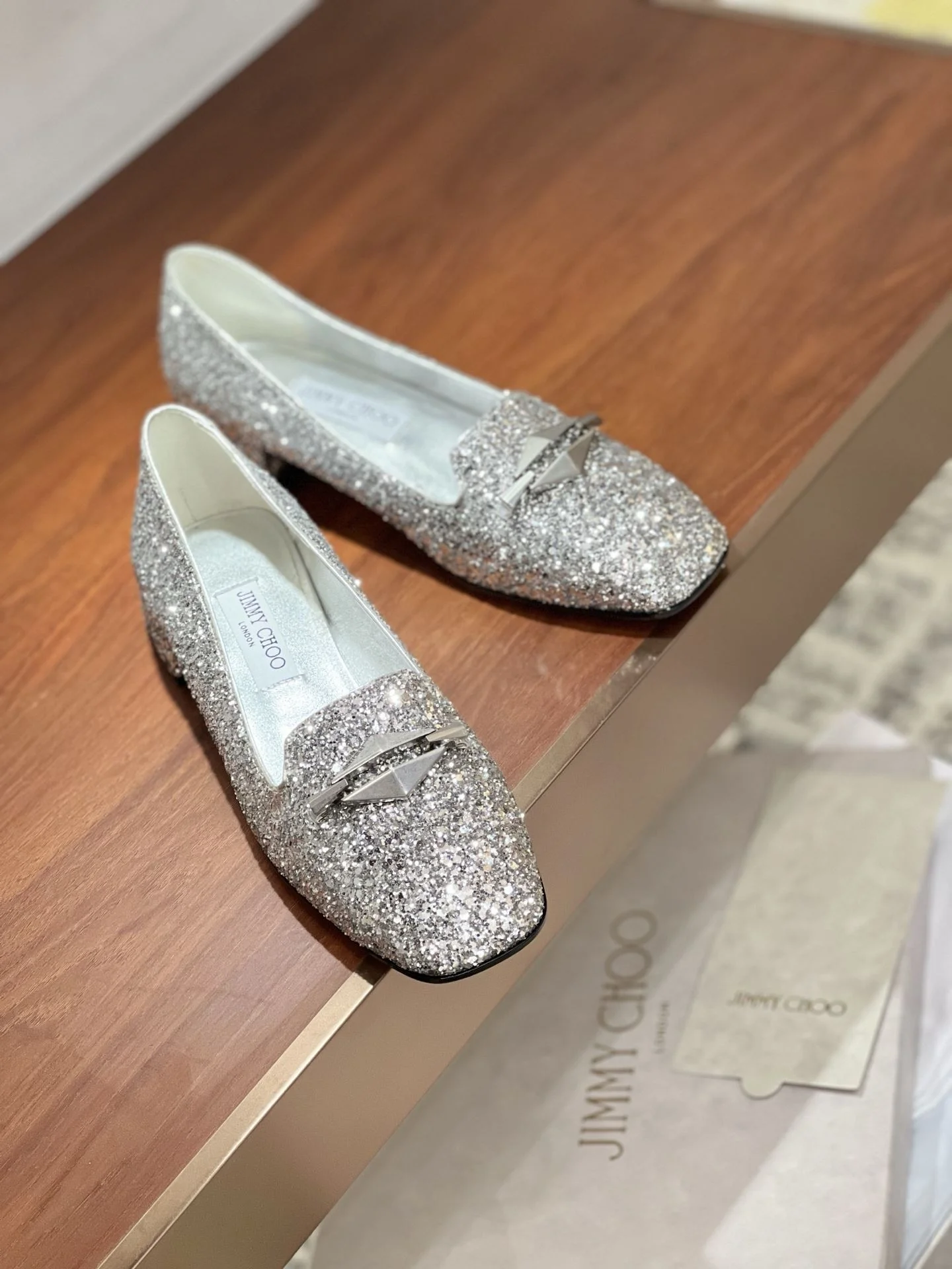 Jimmy Choo Shoes Resilient 8026