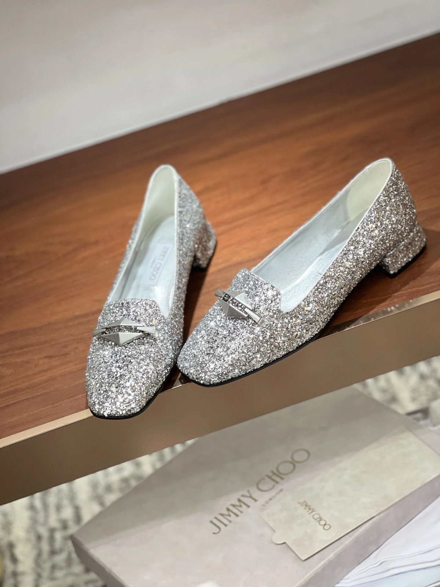 Jimmy Choo Shoes Resilient 8026