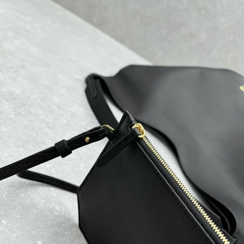 Modern Khaite Shopping Bags 55698