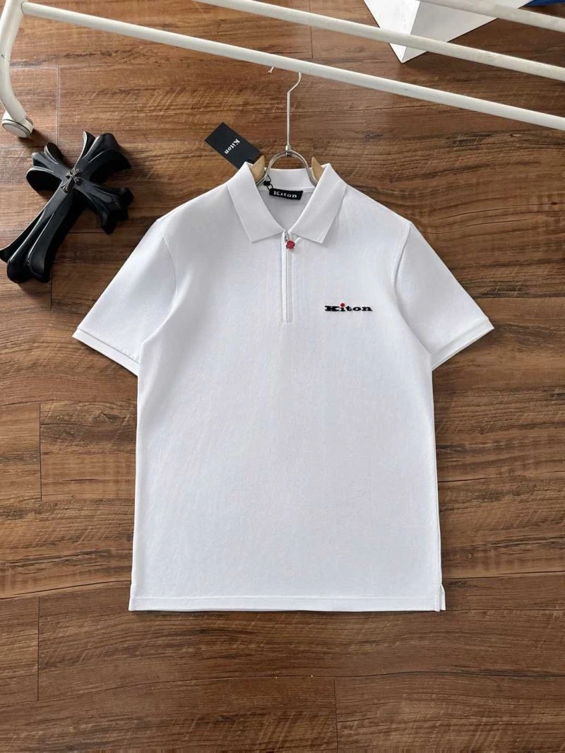 Kiton T-Shirts Versatile 161691