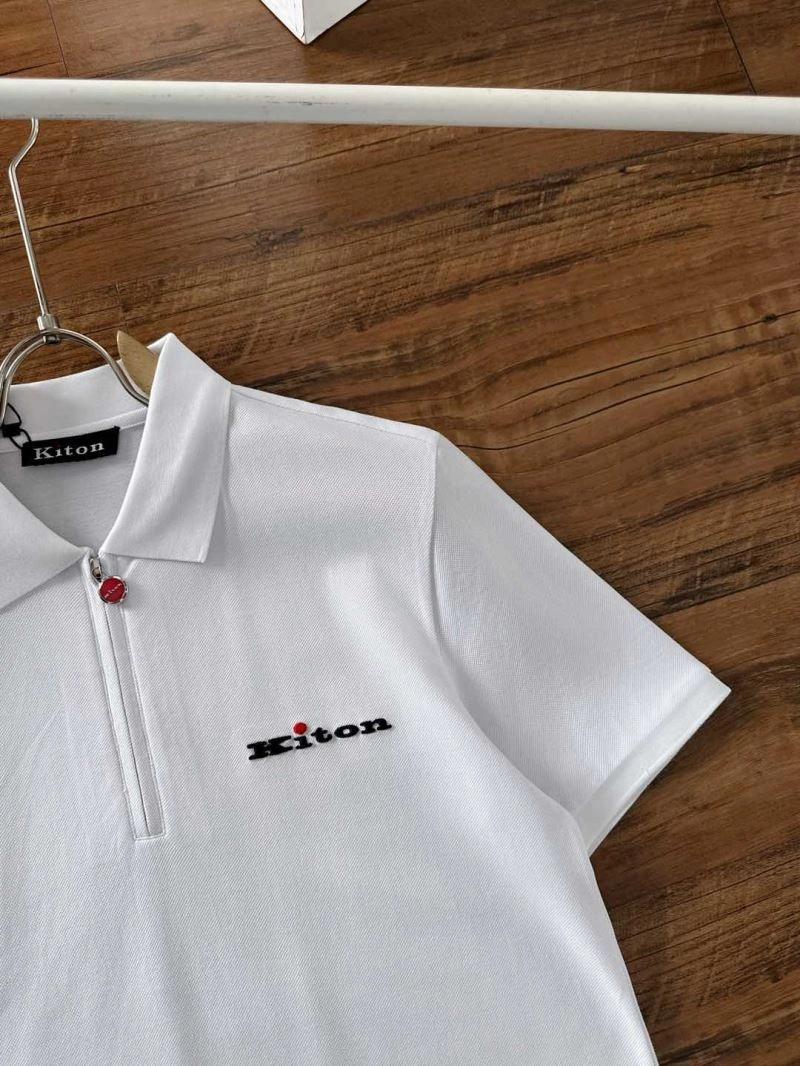 Kiton T-Shirts Versatile 161691