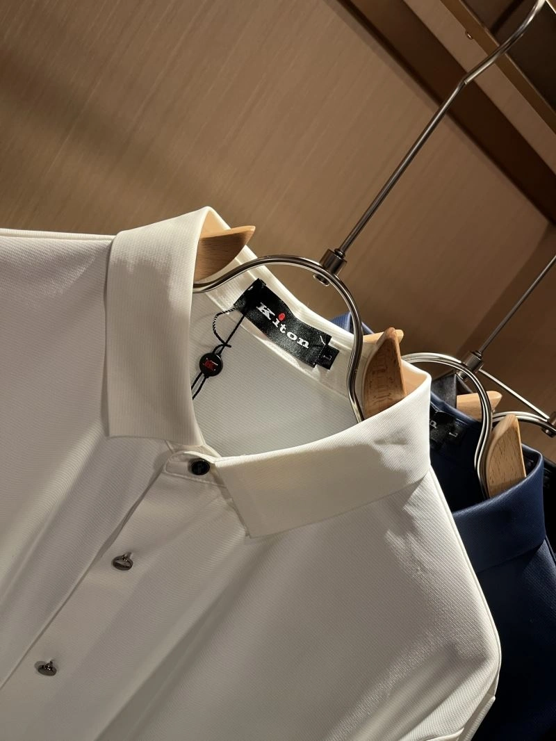 Kiton T-Shirts WellDesigned 161679