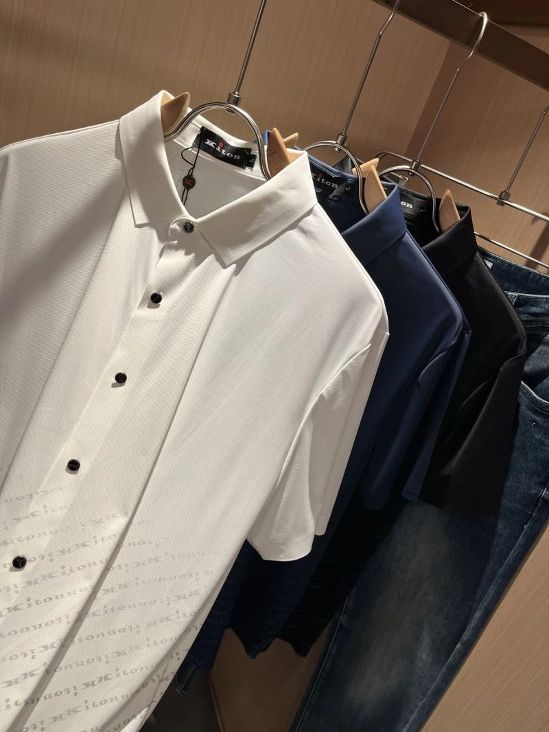 Kiton T-Shirts WellDesigned 161679