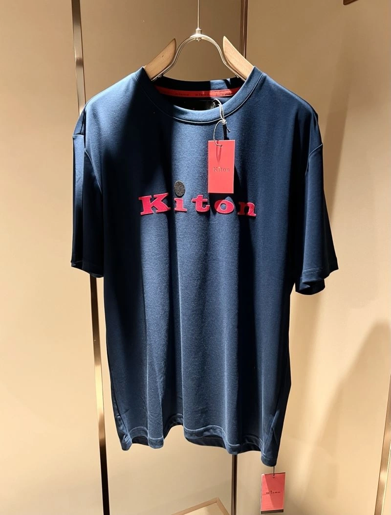 Kiton T-Shirts Vibrant 161741