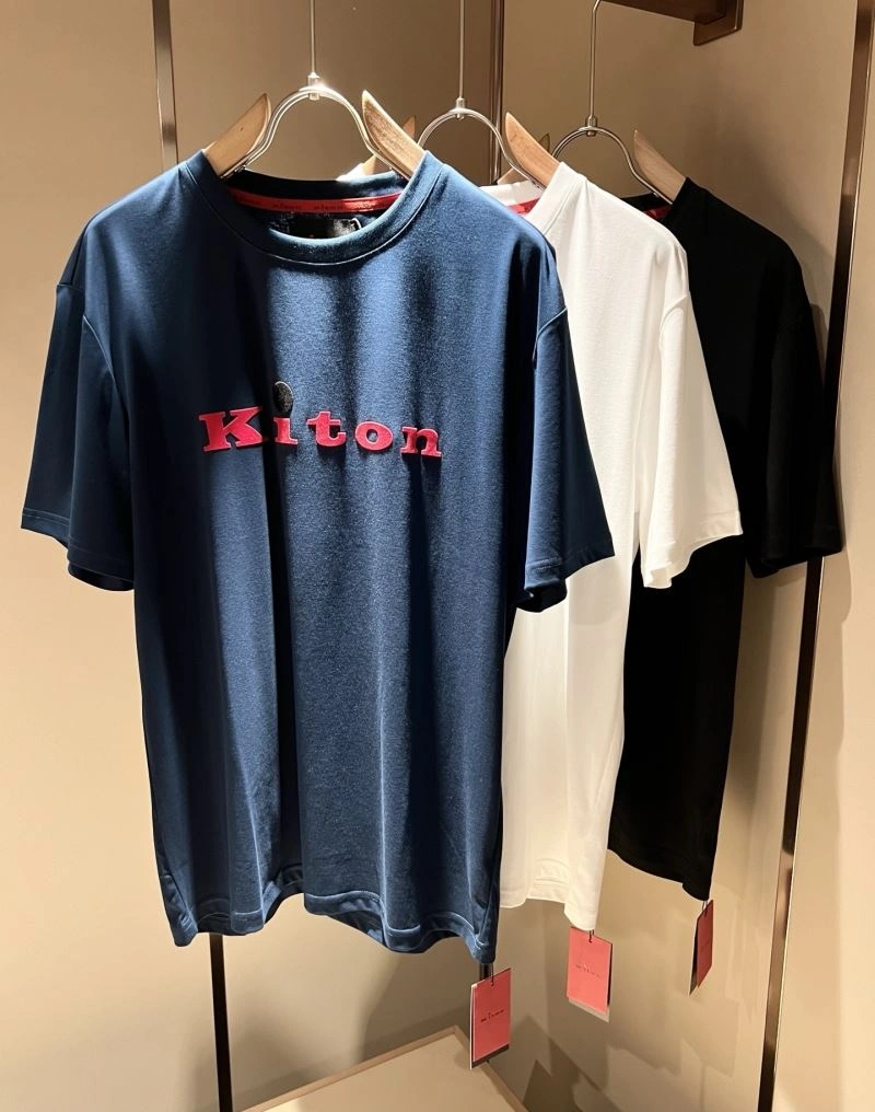 Kiton T-Shirts Vibrant 161741