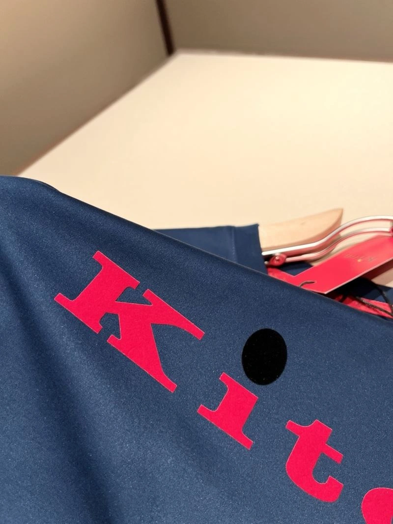 Kiton T-Shirts Vibrant 161741