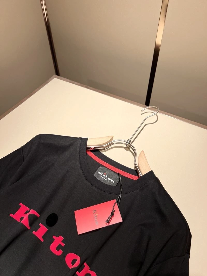 Kiton T-Shirts FashionForward 161713