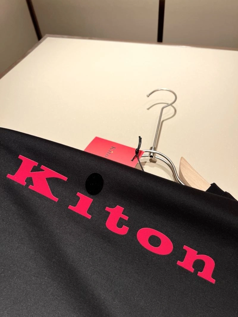 Kiton T-Shirts FashionForward 161713