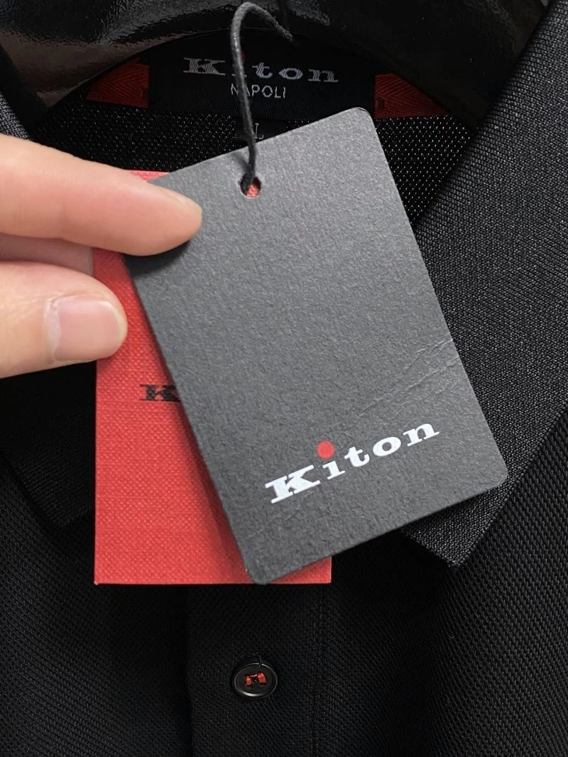 Kiton T-Shirts Versatile 161673