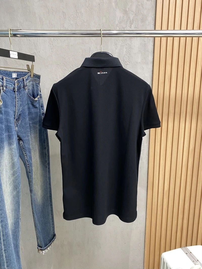 Kiton T-Shirts Versatile 161673