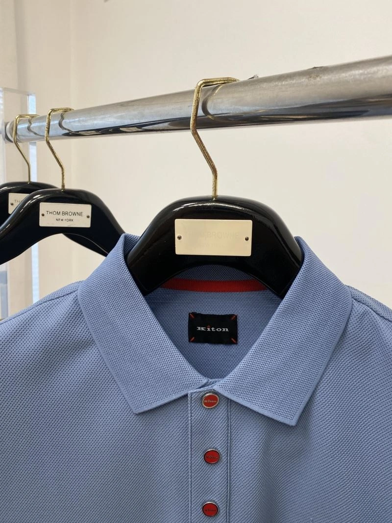 Kiton T-Shirts Sleek 160573