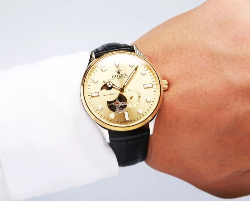 Sporty LONGINES Watches 189711