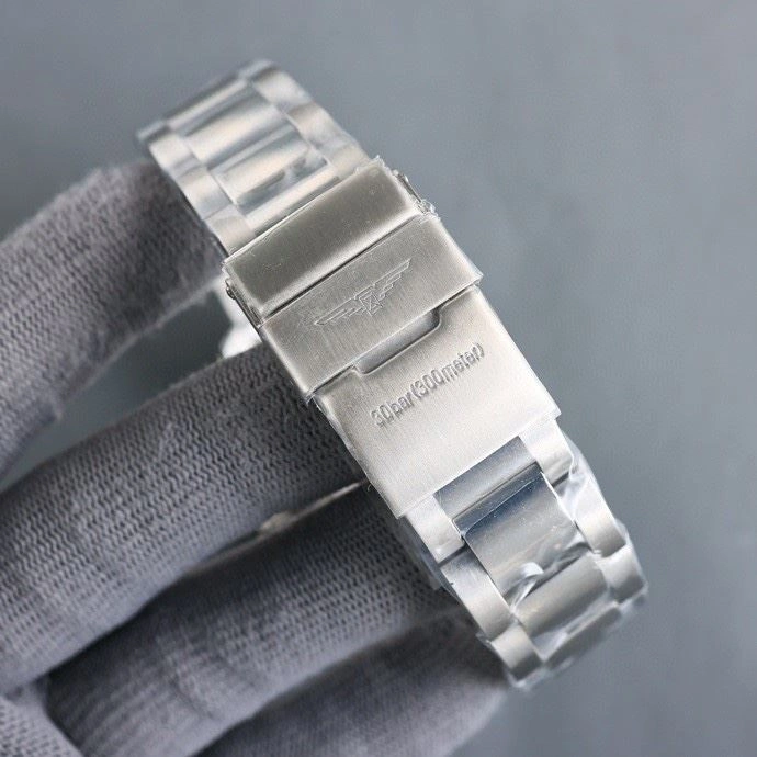 Versatile LONGINES Watches 189328
