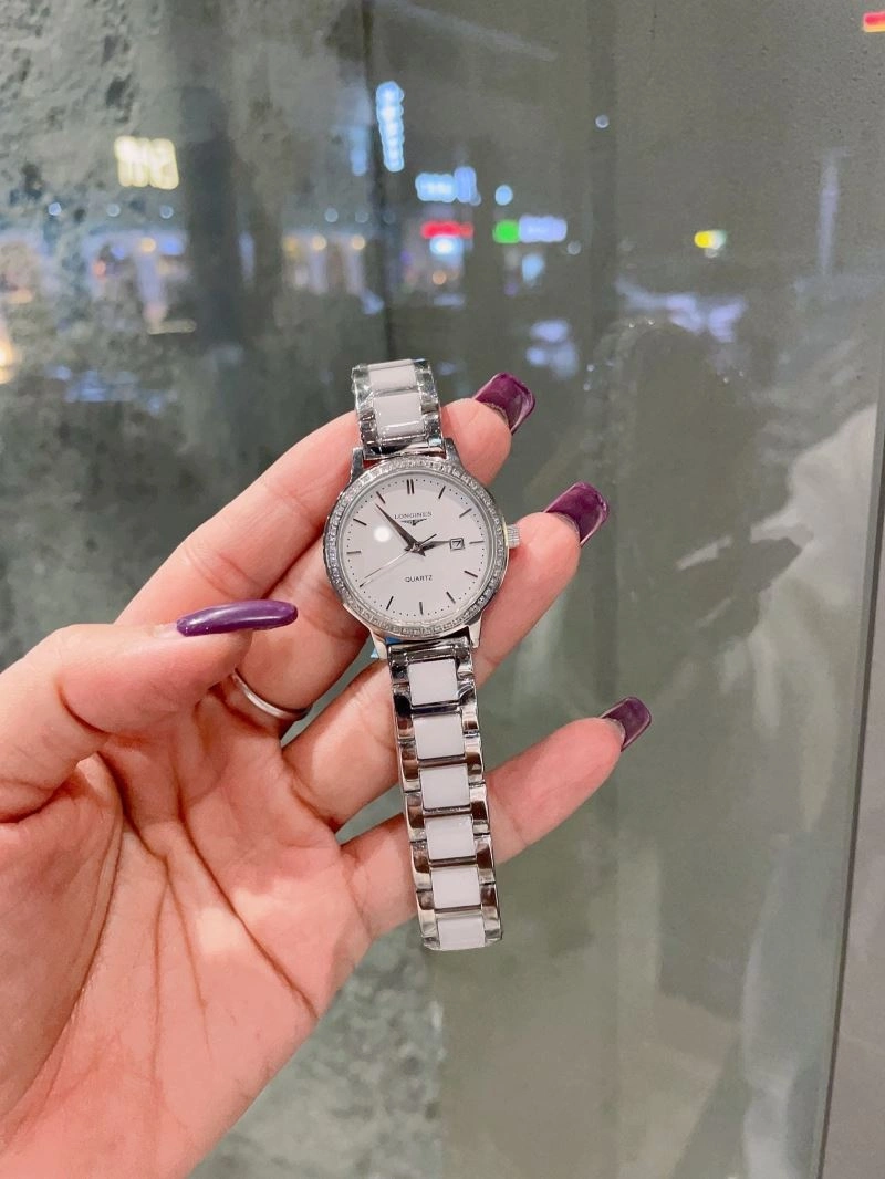 Versatile LONGINES Watches 189095
