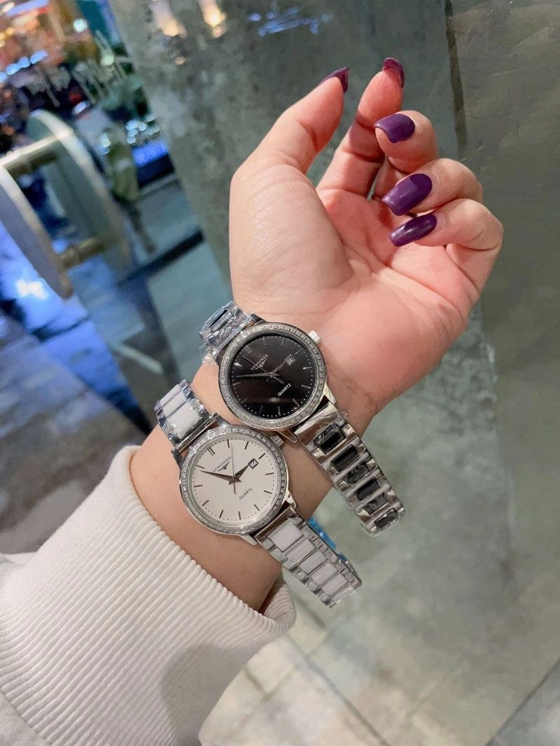 Versatile LONGINES Watches 189095