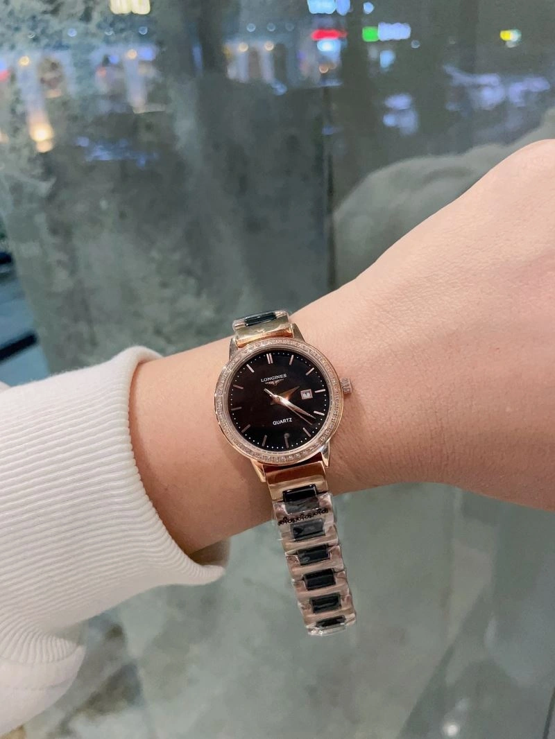 Versatile LONGINES Watches 189095