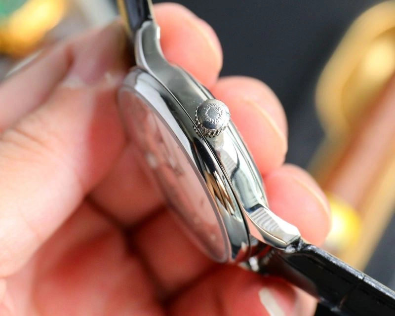 Sleek LONGINES Watches 188502