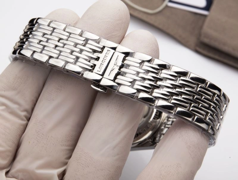 Minimalist LONGINES Watches 187985