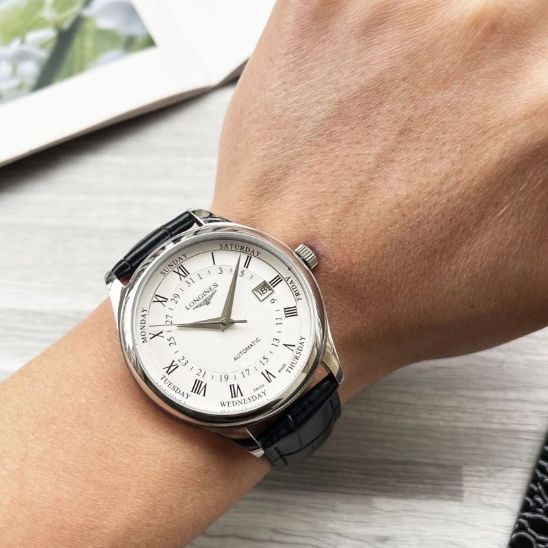 Sleek LONGINES Watches 186932