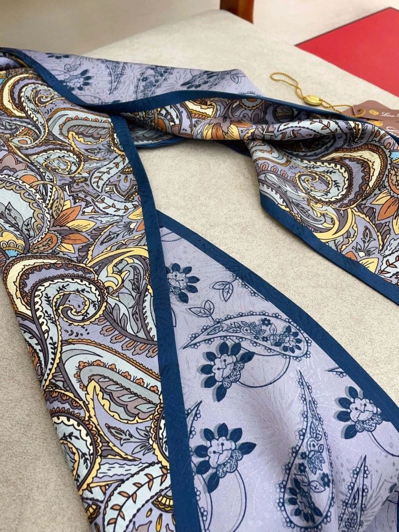 Colorful LORO PIANA 272035